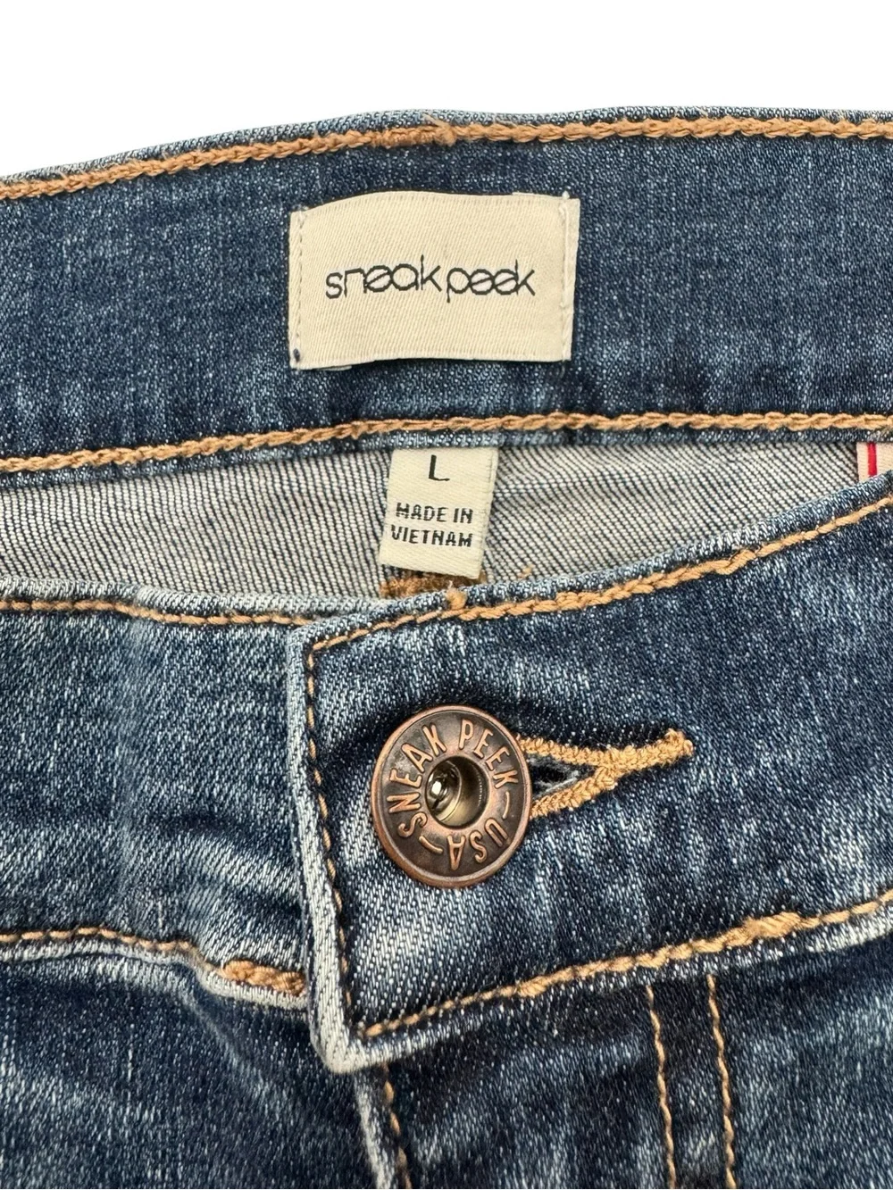 Sneak Peak Cut Off Distressed Mid Rise 9.5
